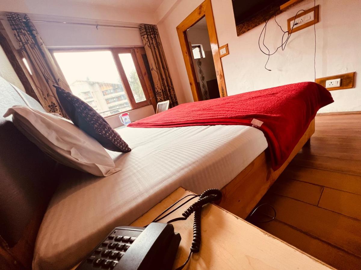 Hotel Solitaire Hotel Manali (Himachal Pradesh)