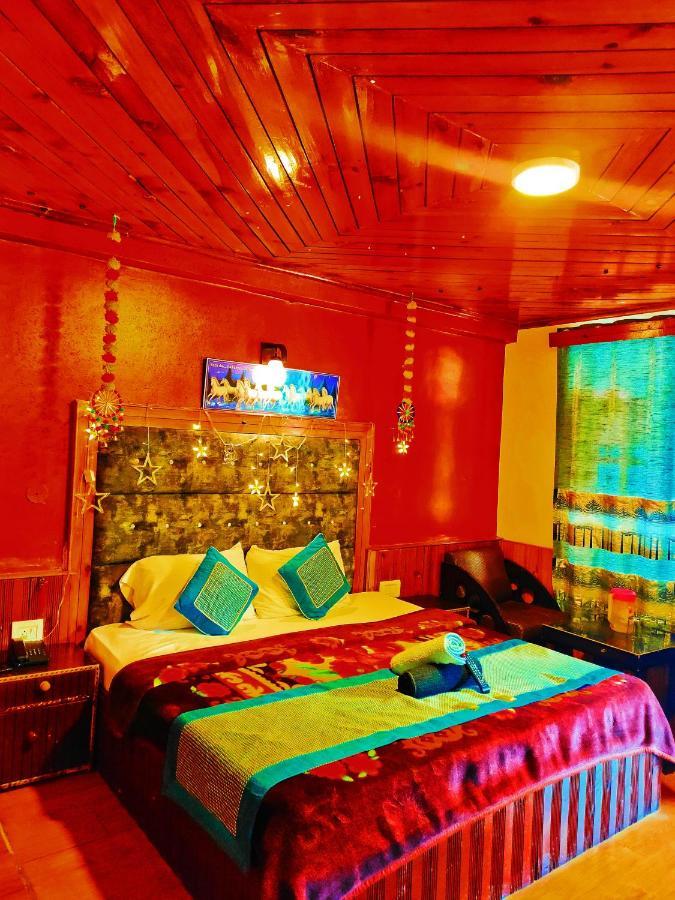 Hotel Elena Aastha Regency