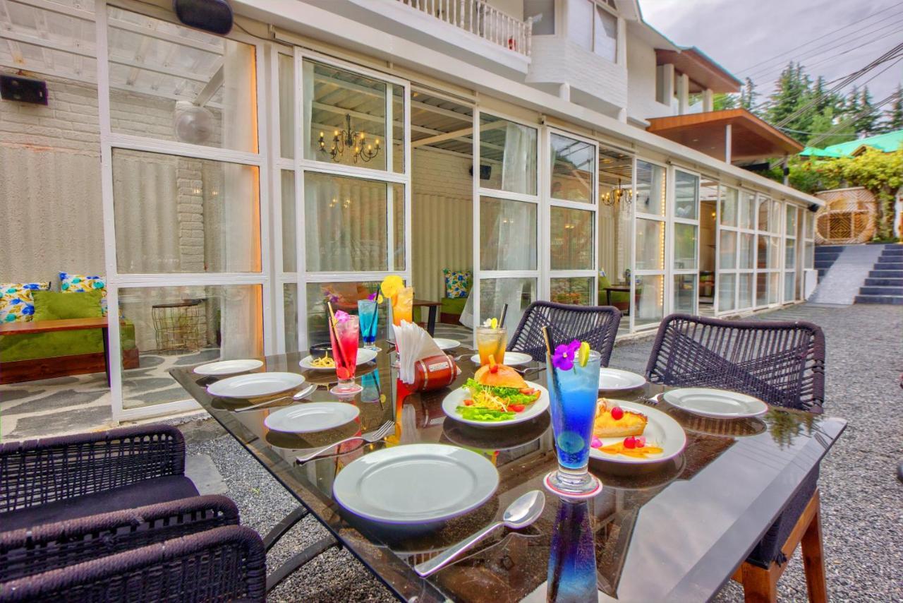 Hotel Paradise-the Whitehouse Cafe