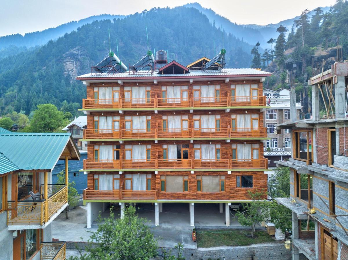 Swastik Grand Hotel 3*