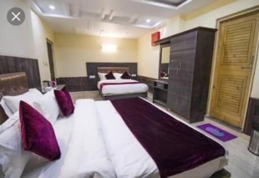 Hotel Royal - In Center 3*