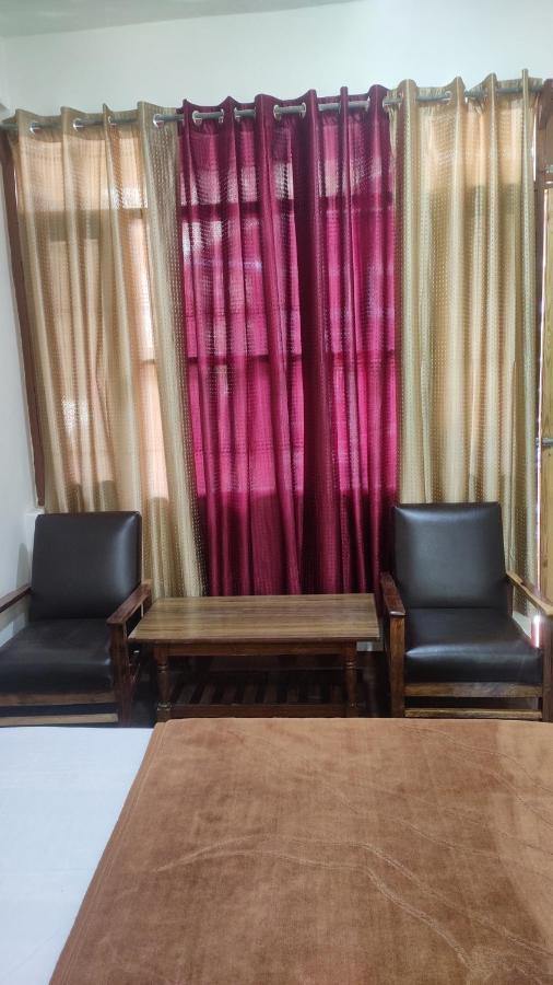Bed & Breakfast The Prasher Mall Road *