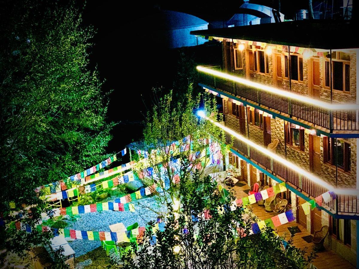 360 Degree Hostel *