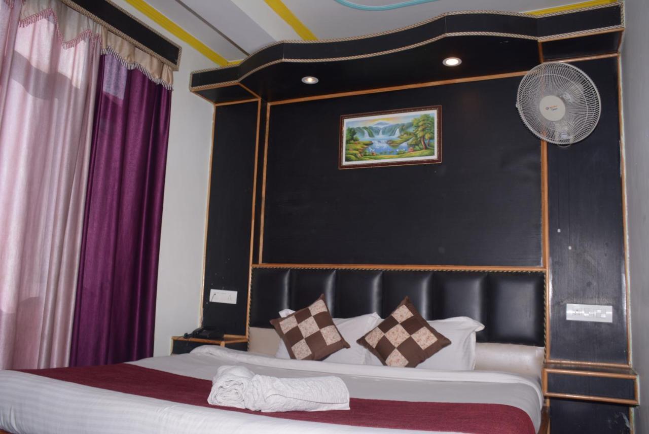 Vikrant 100 Meters Walk To Mall Road Hotel 3*