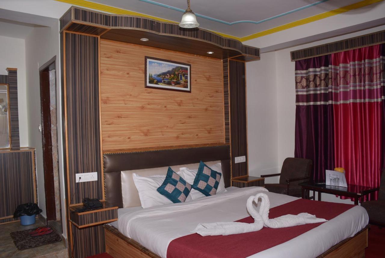 Vikrant 100 Meters Walk To Mall Road