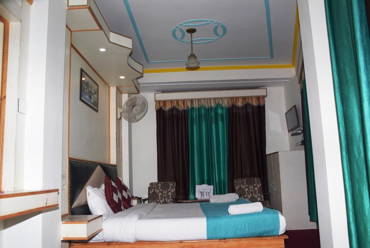Vikrant 100 Meters Walk To Mall Road Hotel Manali (Himachal Pradesh)