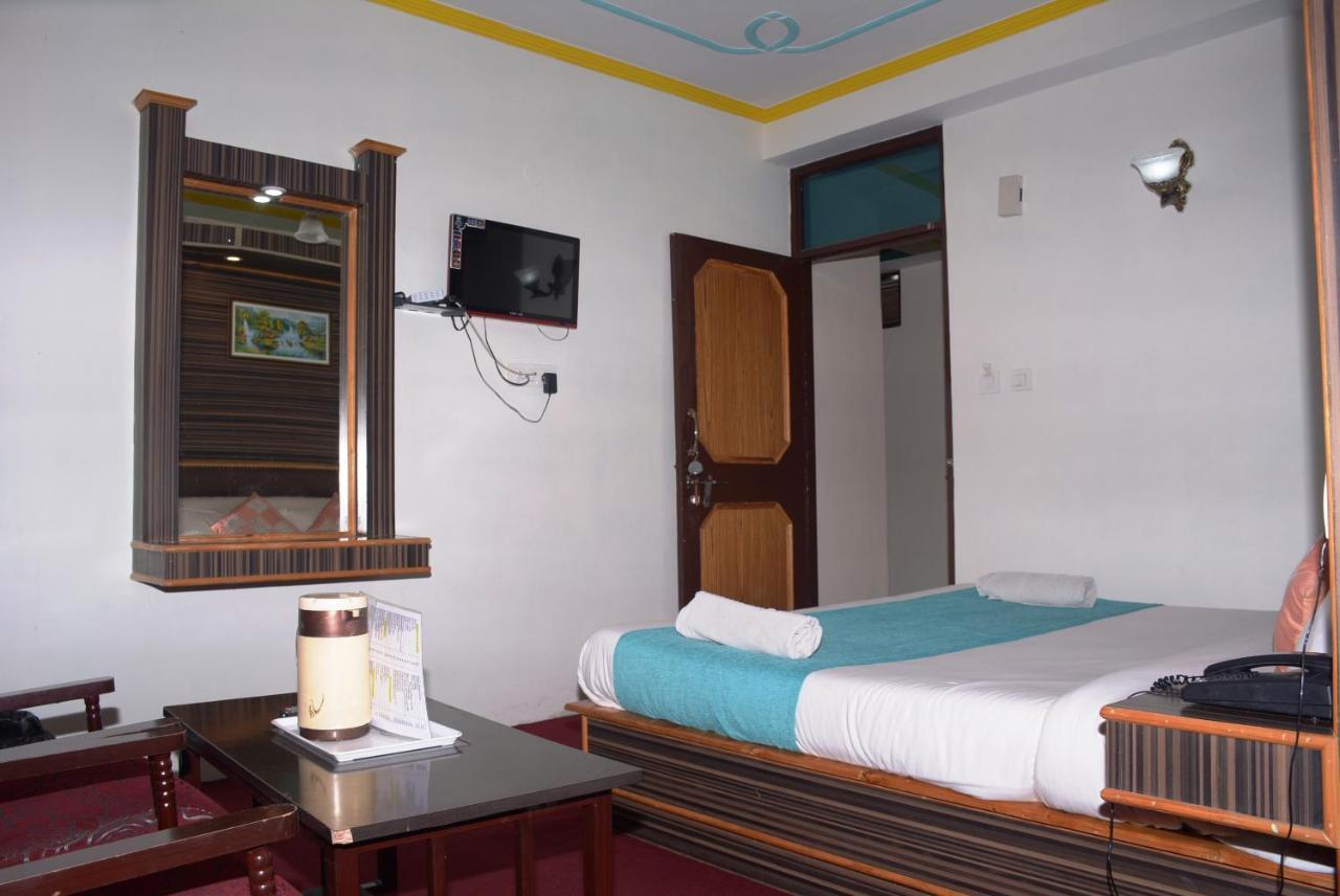 Hotel Vikrant 100 Meters Walk To Mall Road Manali (Himachal Pradesh)