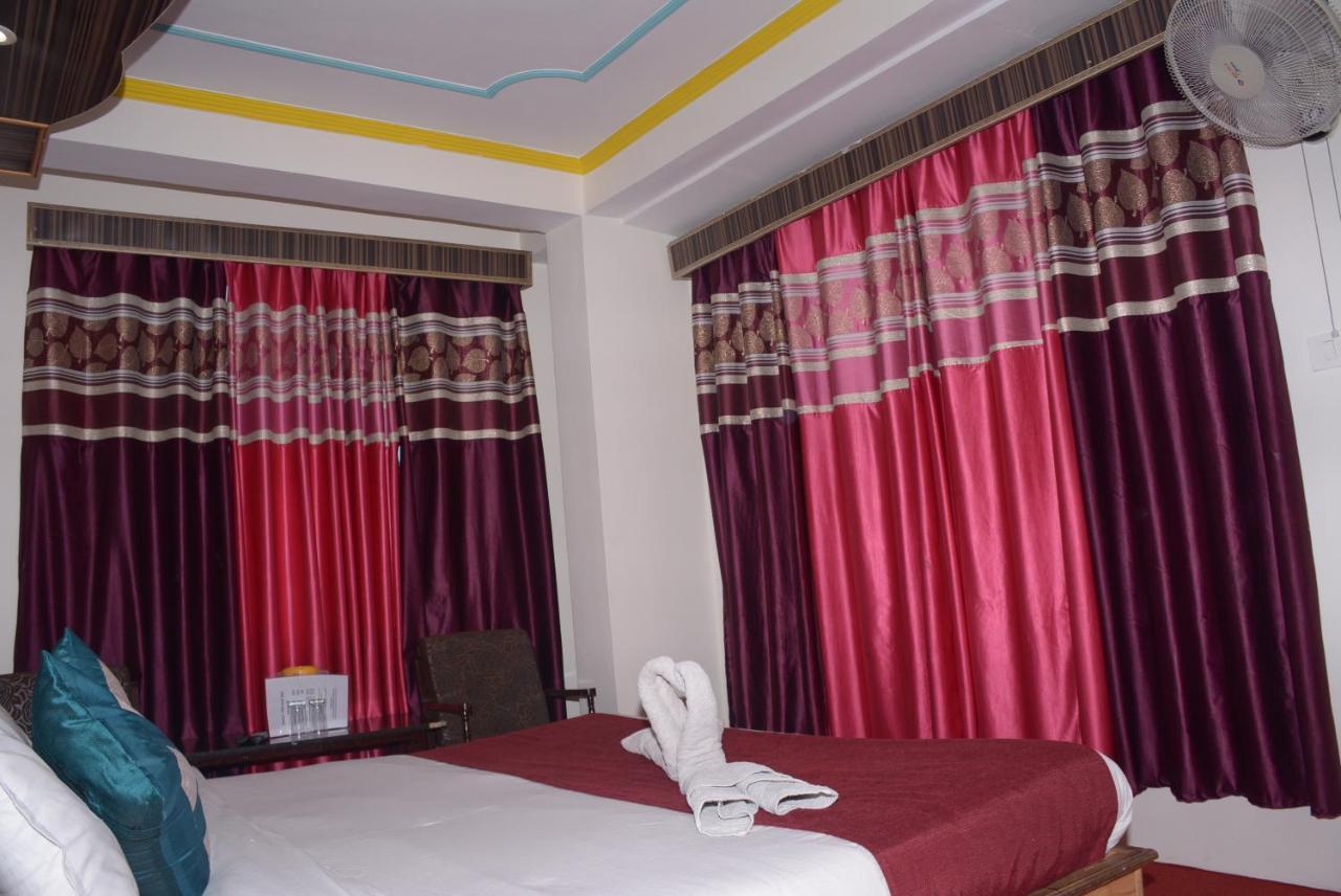 Vikrant 100 Meters Walk To Mall Road