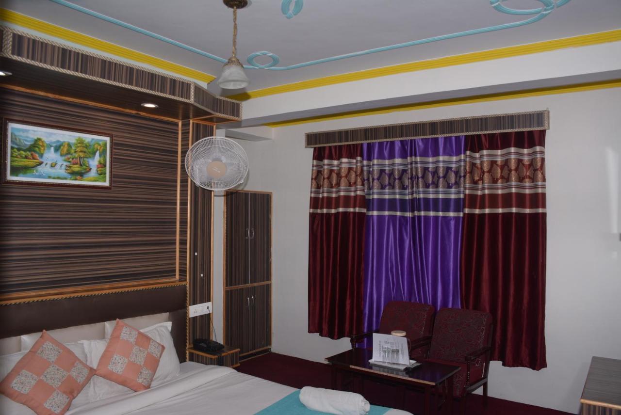 Vikrant 100 Meters Walk To Mall Road 3*