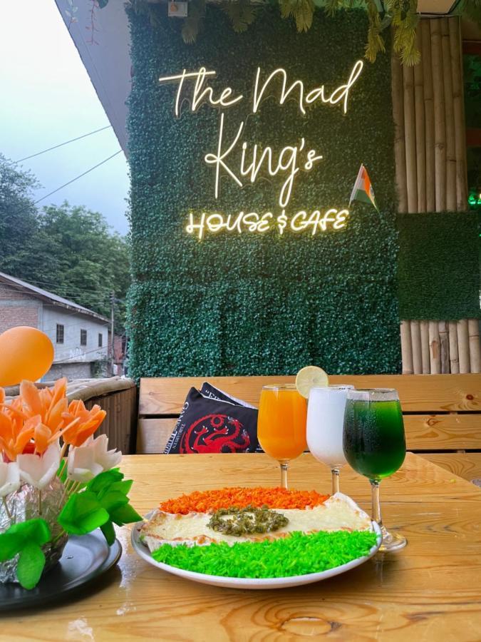 Guest house The Mad King's House & Cafe Manali (Himachal Pradesh)