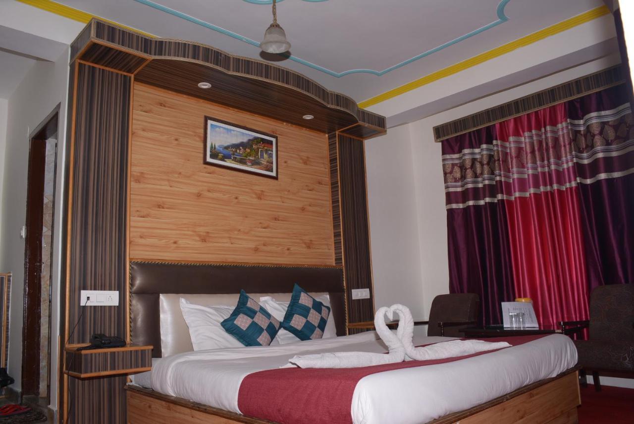 Vikrant 100 Meters Walk To Mall Road Manali (Himachal Pradesh)