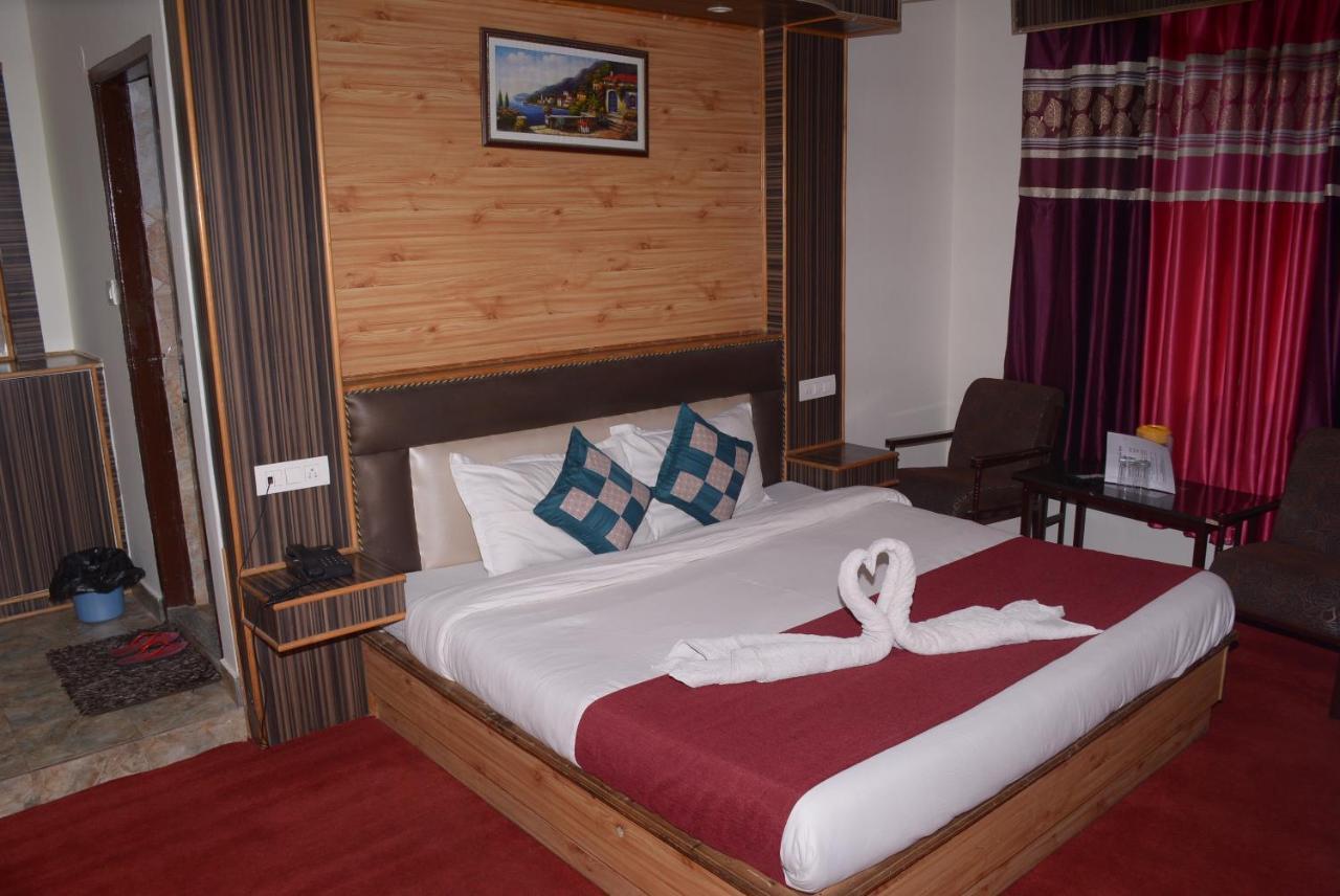Vikrant 100 Meters Walk To Mall Road Hotel 3*