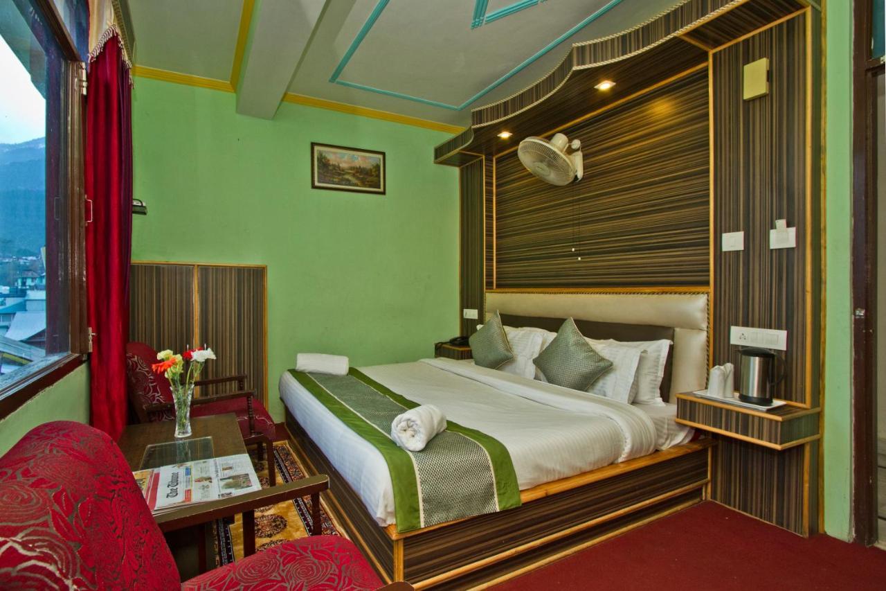 Vikrant 100 Meters Walk To Mall Road Hotel Manali (Himachal Pradesh)