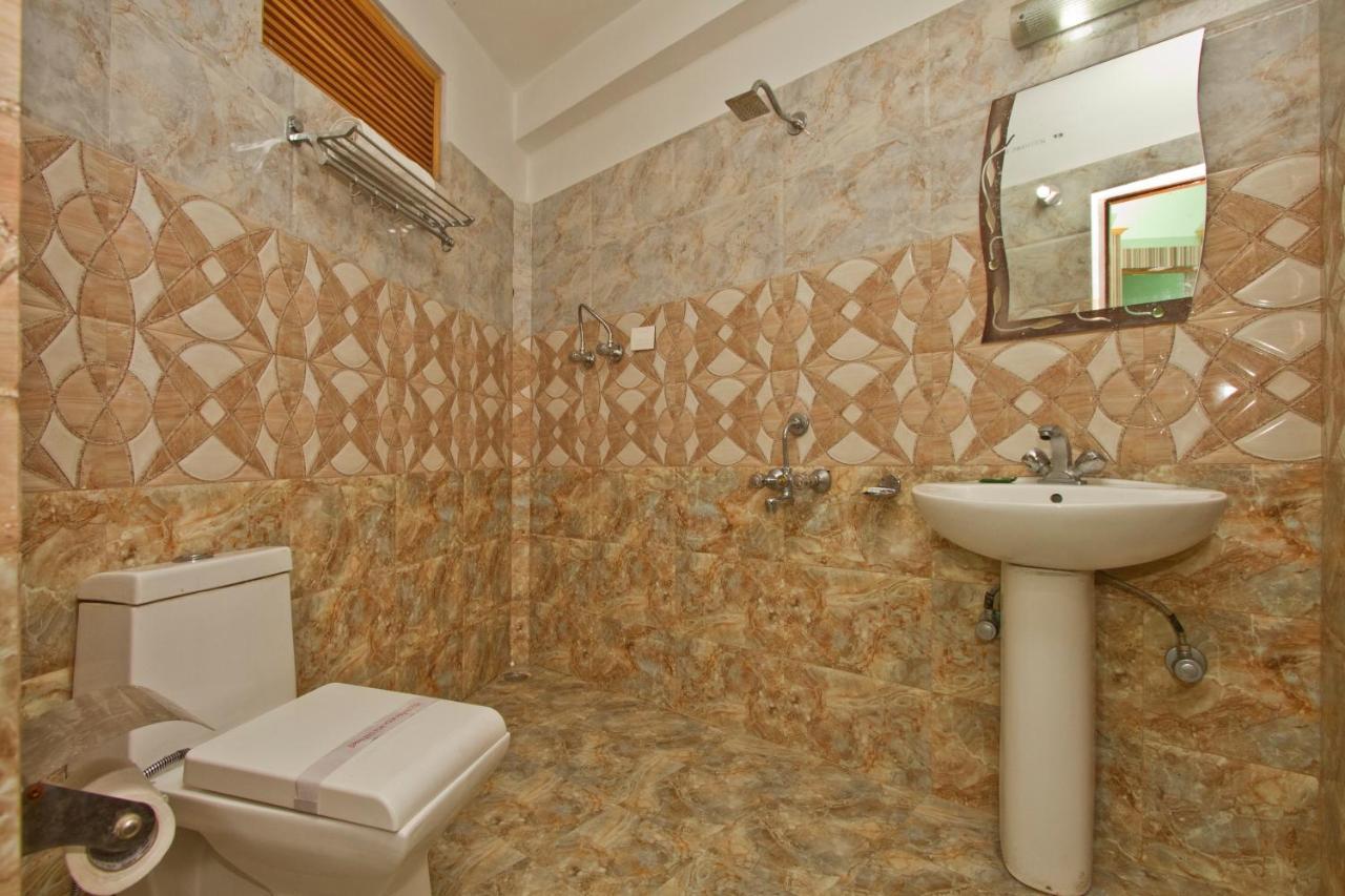 Hotel Vikrant 100 Meters Walk To Mall Road Manali (Himachal Pradesh)