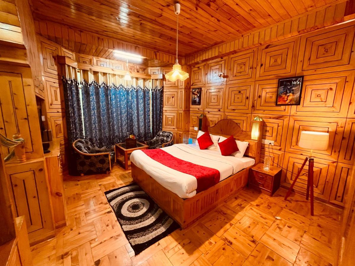 Hotel Ram Cottage, - Of The Year Manali (Himachal Pradesh)