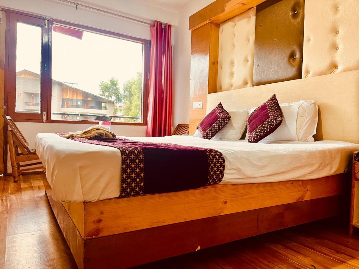 Hotel Solitaire - A Few Steps From Mall Road Manali (Himachal Pradesh)