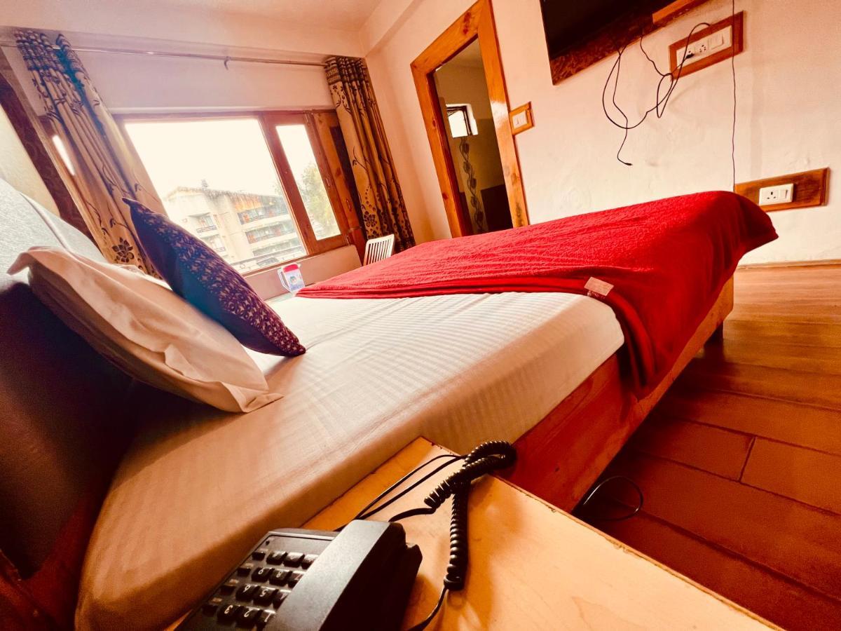 Hotel Solitaire - A Few Steps From Mall Road Manali (Himachal Pradesh)