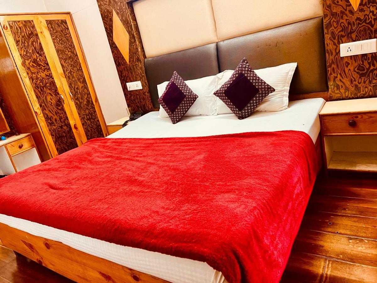 Hotel Solitaire - A Few Steps From Mall Road 4*
