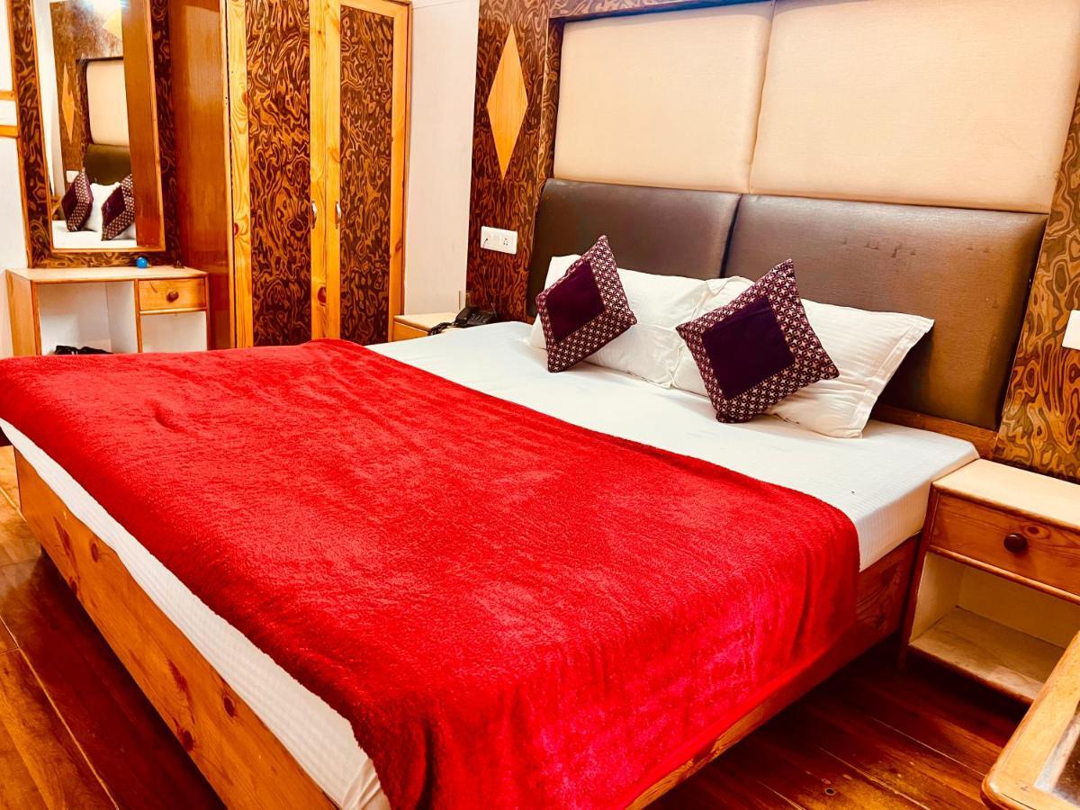 Hotel Solitaire - A Few Steps From Mall Road 4*