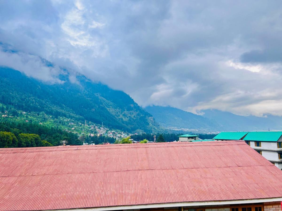 Hotel Solitaire - A Few Steps From Mall Road Manali (Himachal Pradesh)