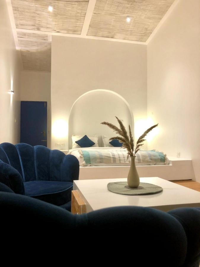 Hotel White Mist