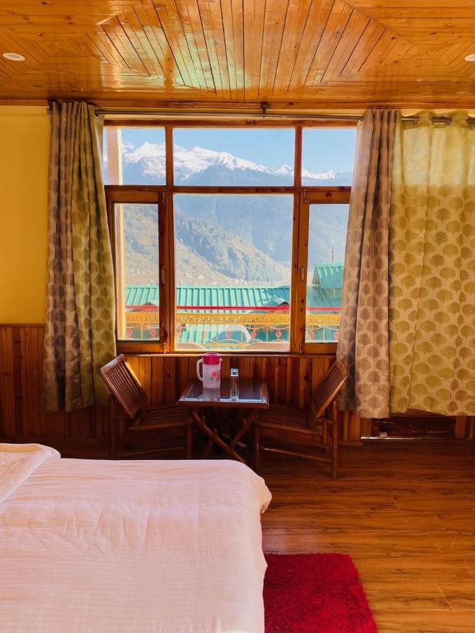 Pause At Manali (Himachal Pradesh)