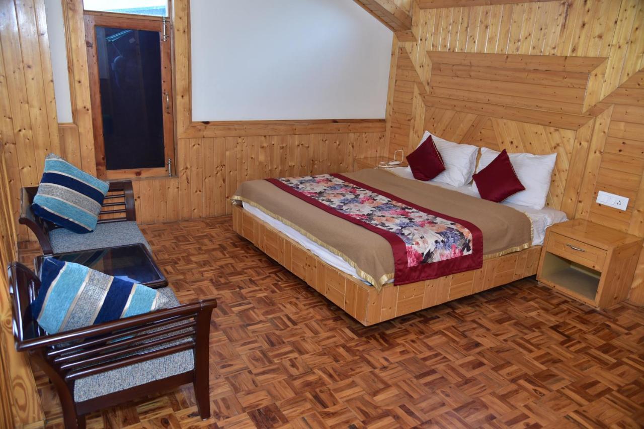 Chandertal Regency & Manali (Himachal Pradesh)