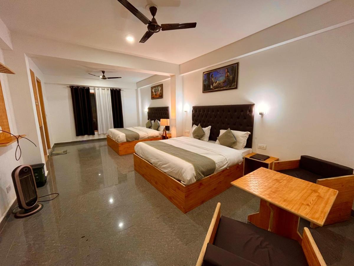 Beas Riverside Resort, Hotel