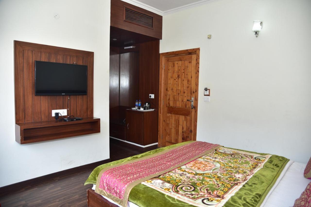 Hotel Chandertal Regency & 3*