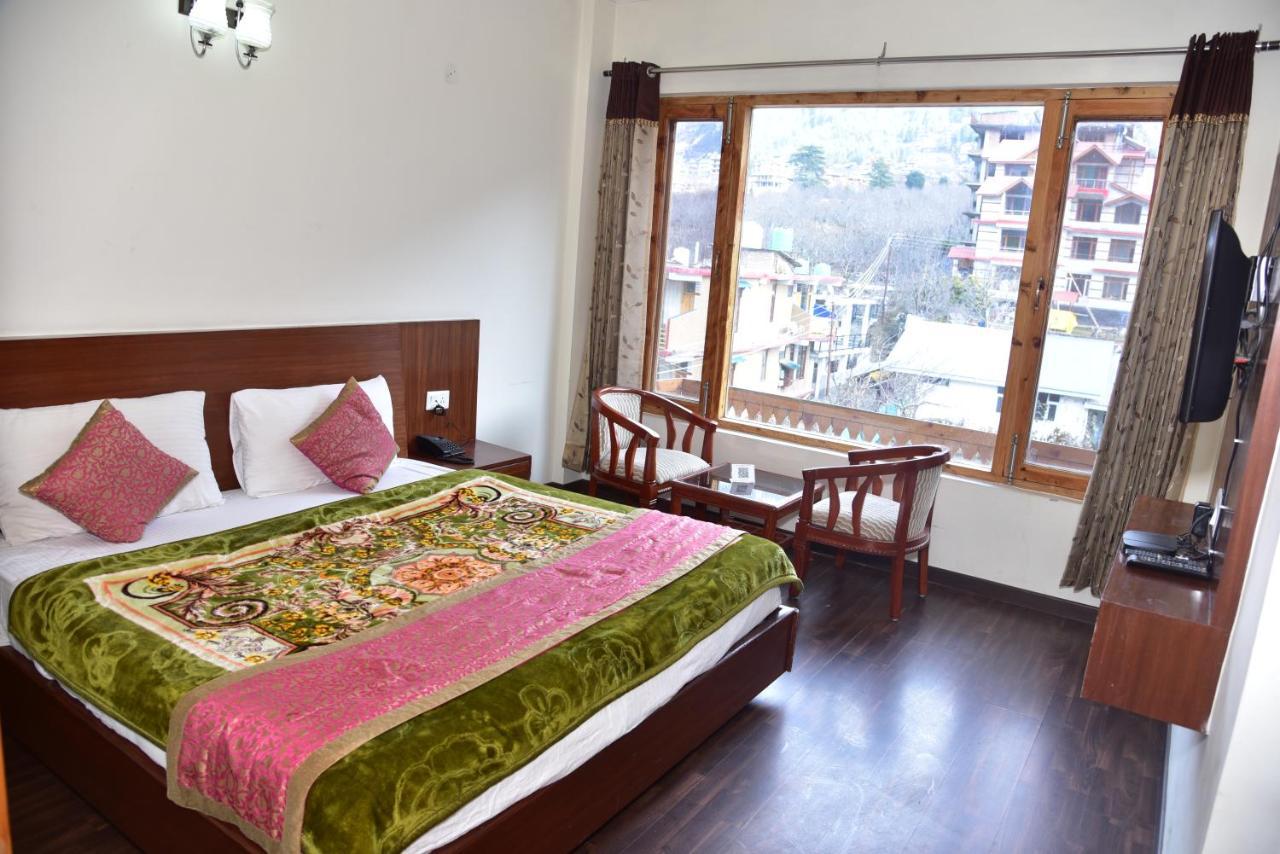 Hotel Chandertal Regency & 3*