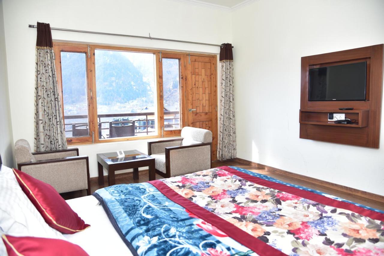 Chandertal Regency & 3*