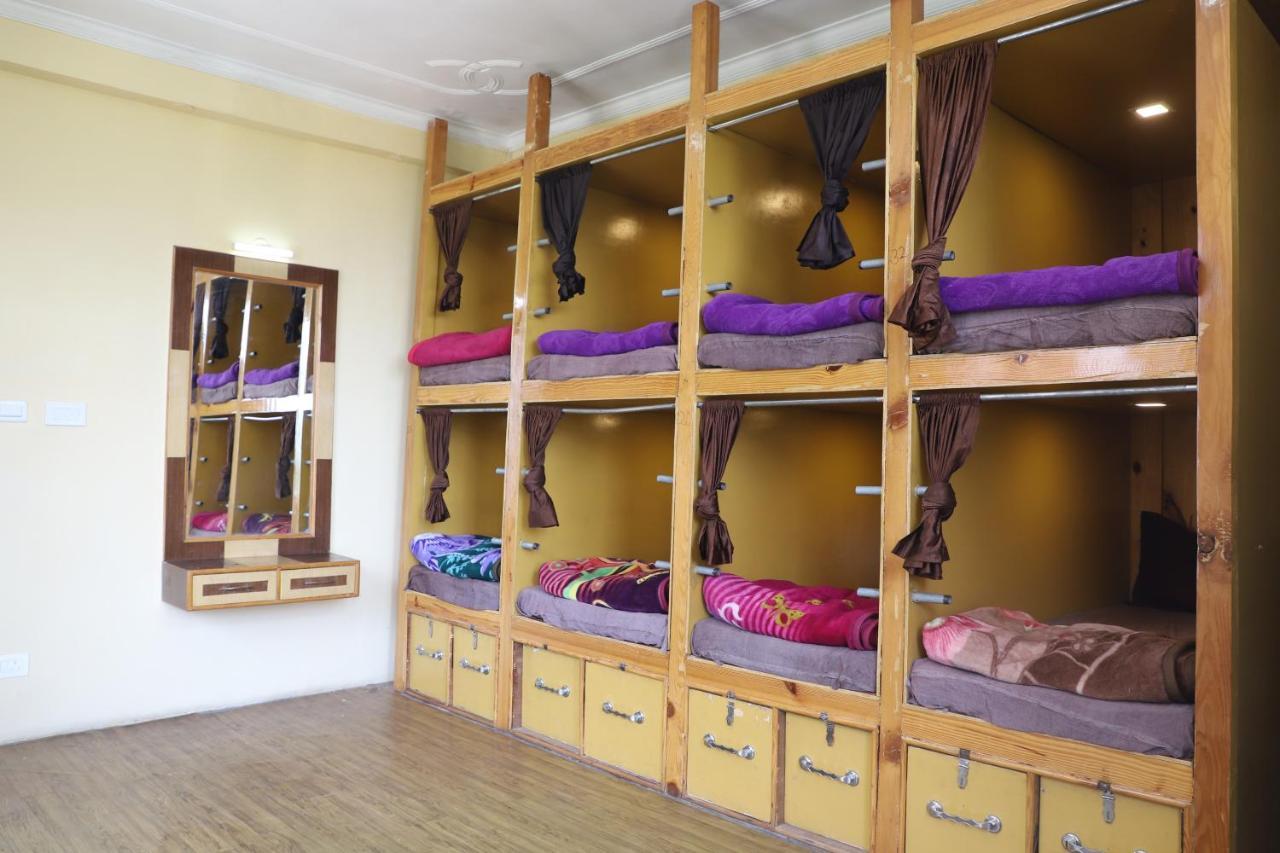 Indian Backpackers Hostel *