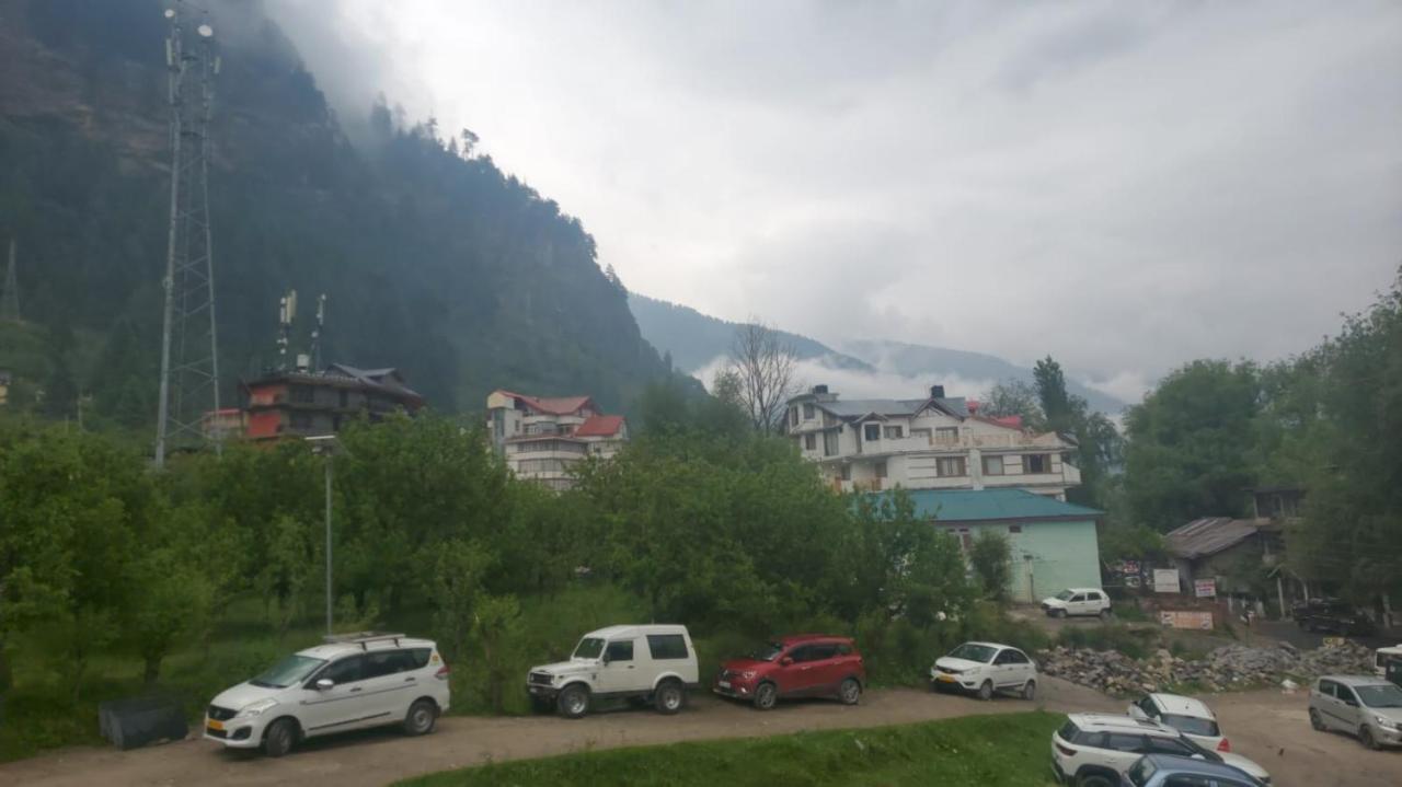 Hotel Seraj International