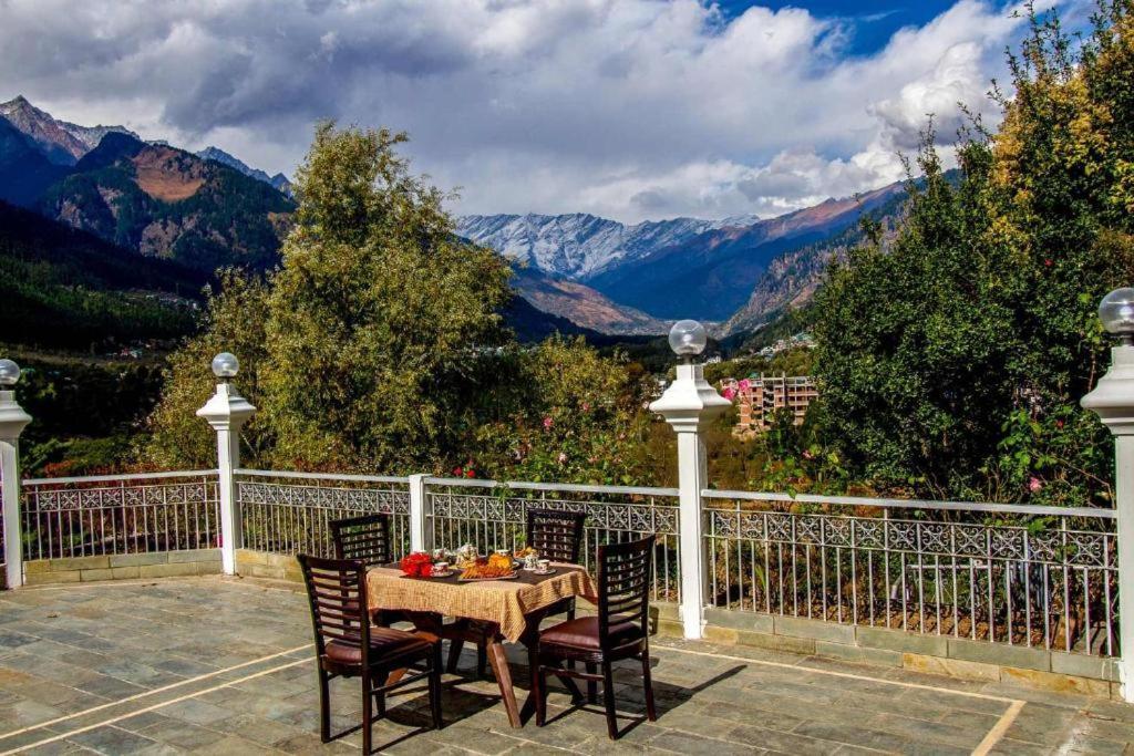 Hotel White Mist Manali (Himachal Pradesh)