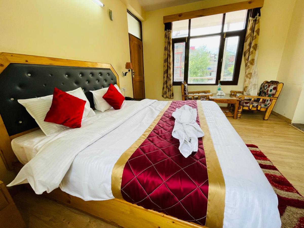 Radhika Inn *