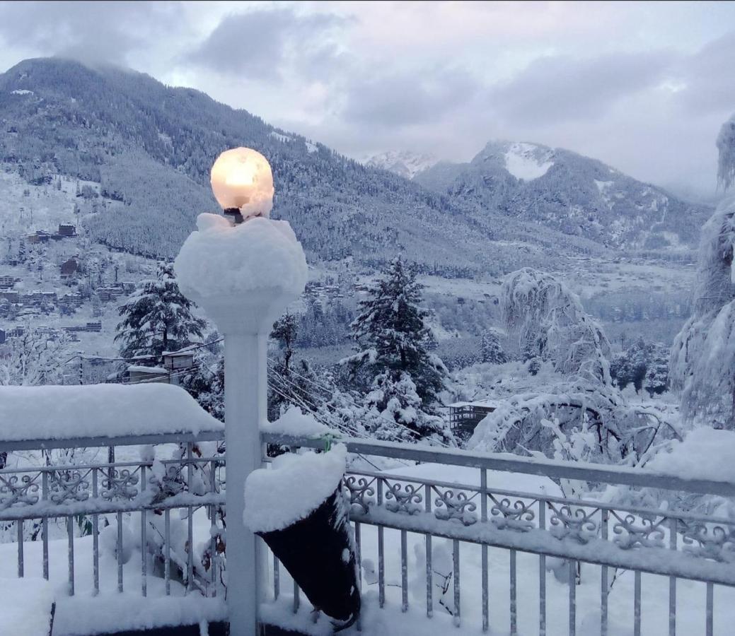 Hotel White Mist