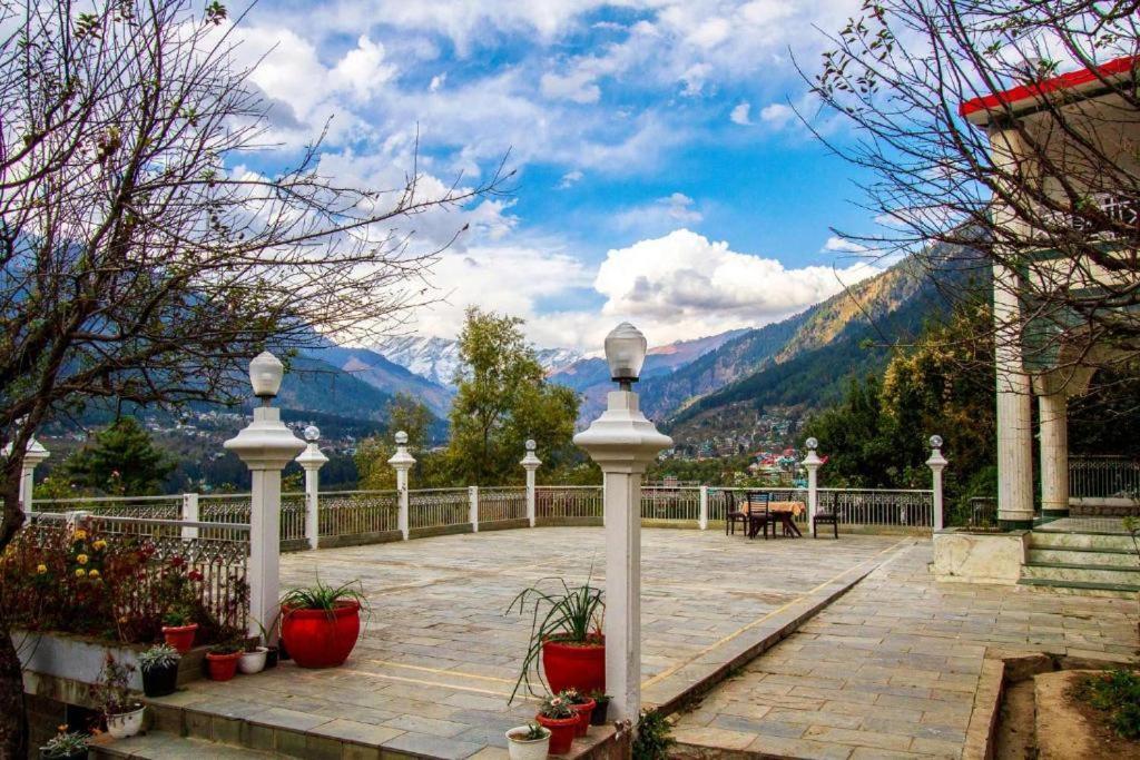 White Mist Hotel Manali (Himachal Pradesh)