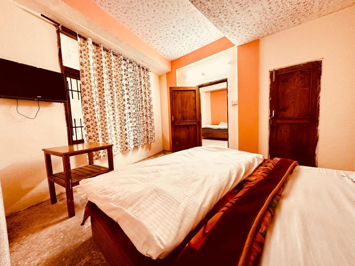 D Kanchan Bed & Breakfast