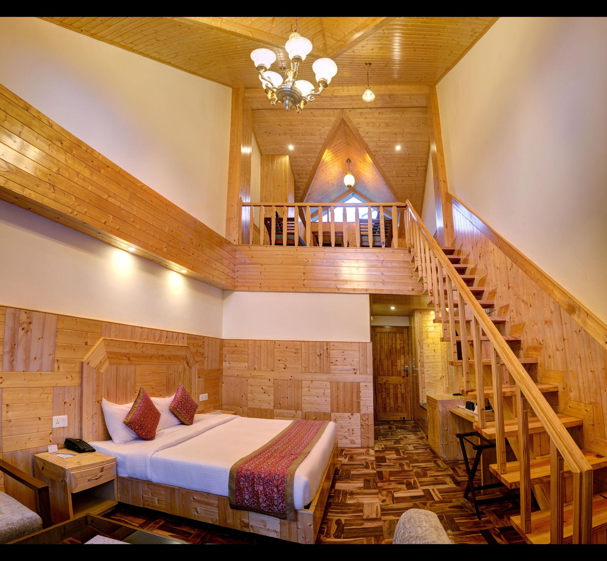 Hotel Chandertal Regency & 3*
