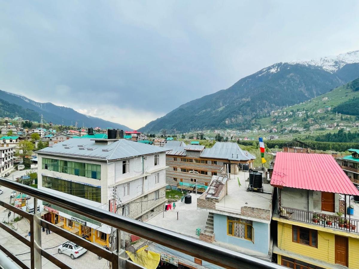 Radhika Inn *