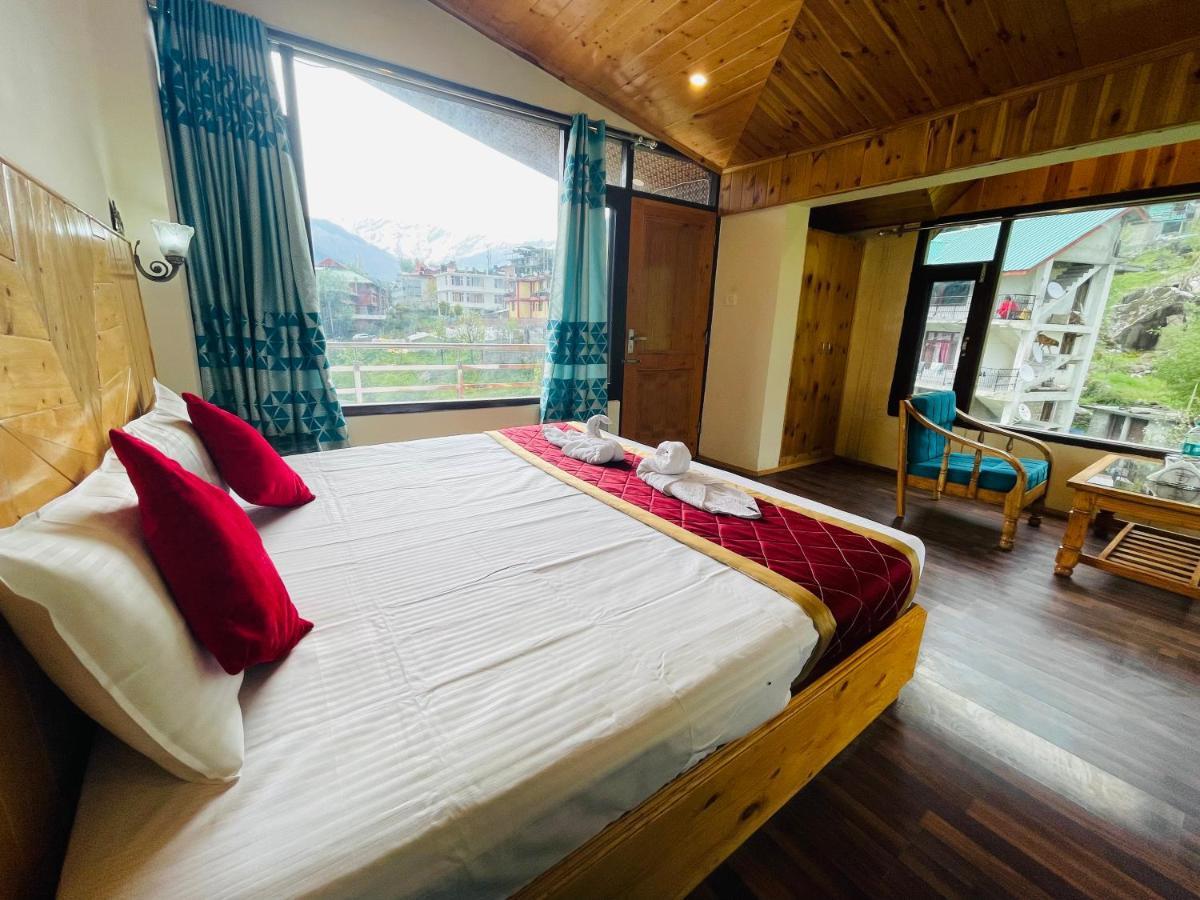 Radhika * Manali (Himachal Pradesh)