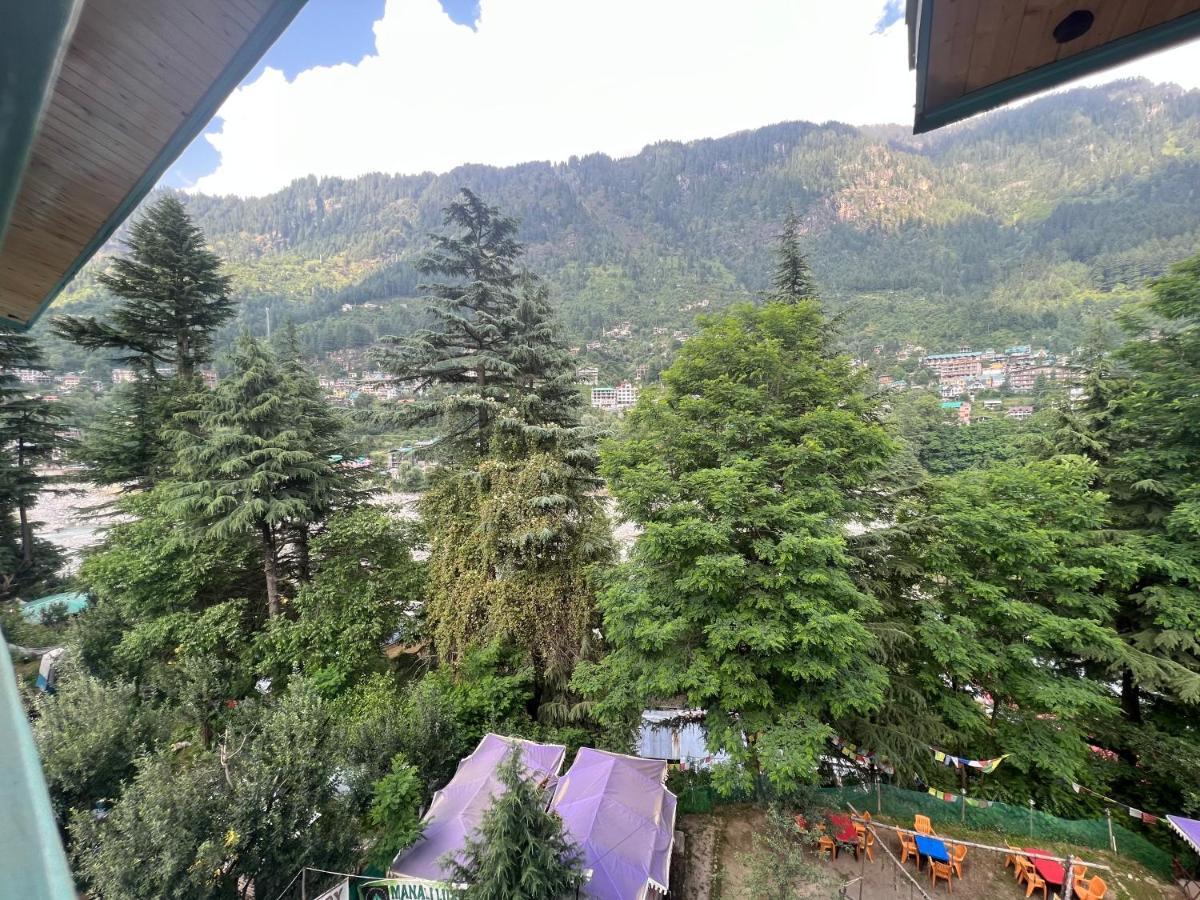 Old With Balcony & Mountain View, Near Club House Hotel Manali (Himachal Pradesh)