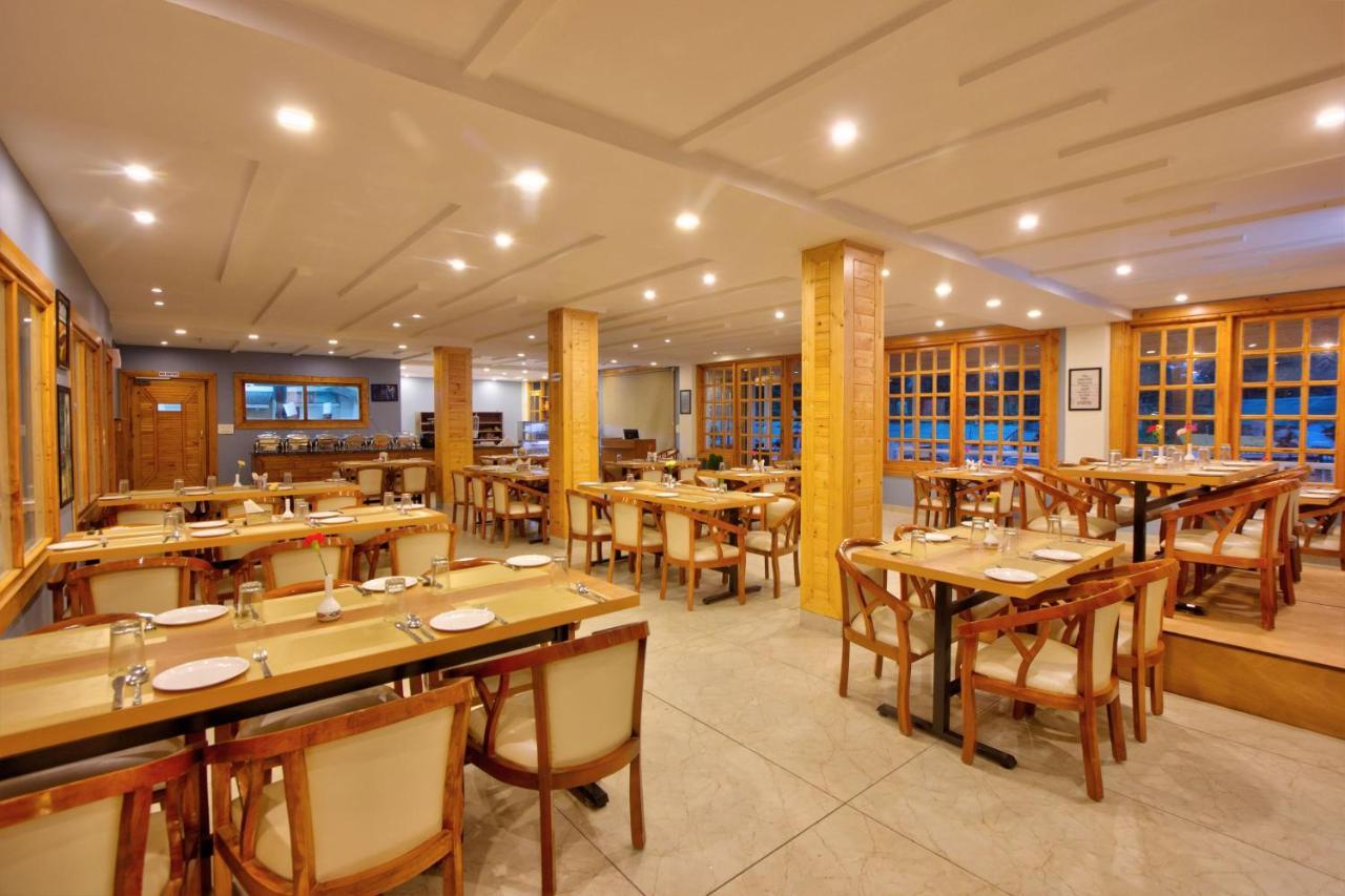 The Husky And Cafe Hotel