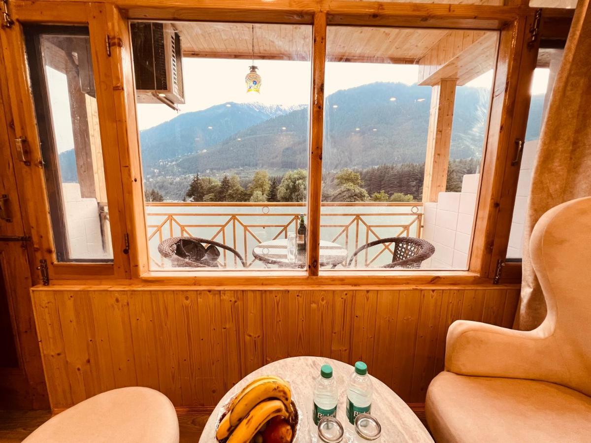 Hill River - Heated & Air Cooled, Near Mall Road - Parking, Lawn, Playing Zone & Much - Couple Friendly 4*