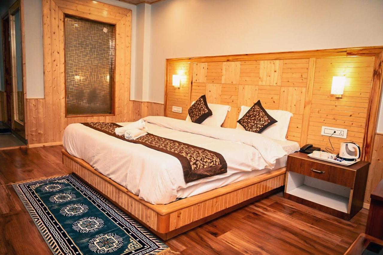 Old Retreat Hotel Manali (Himachal Pradesh)