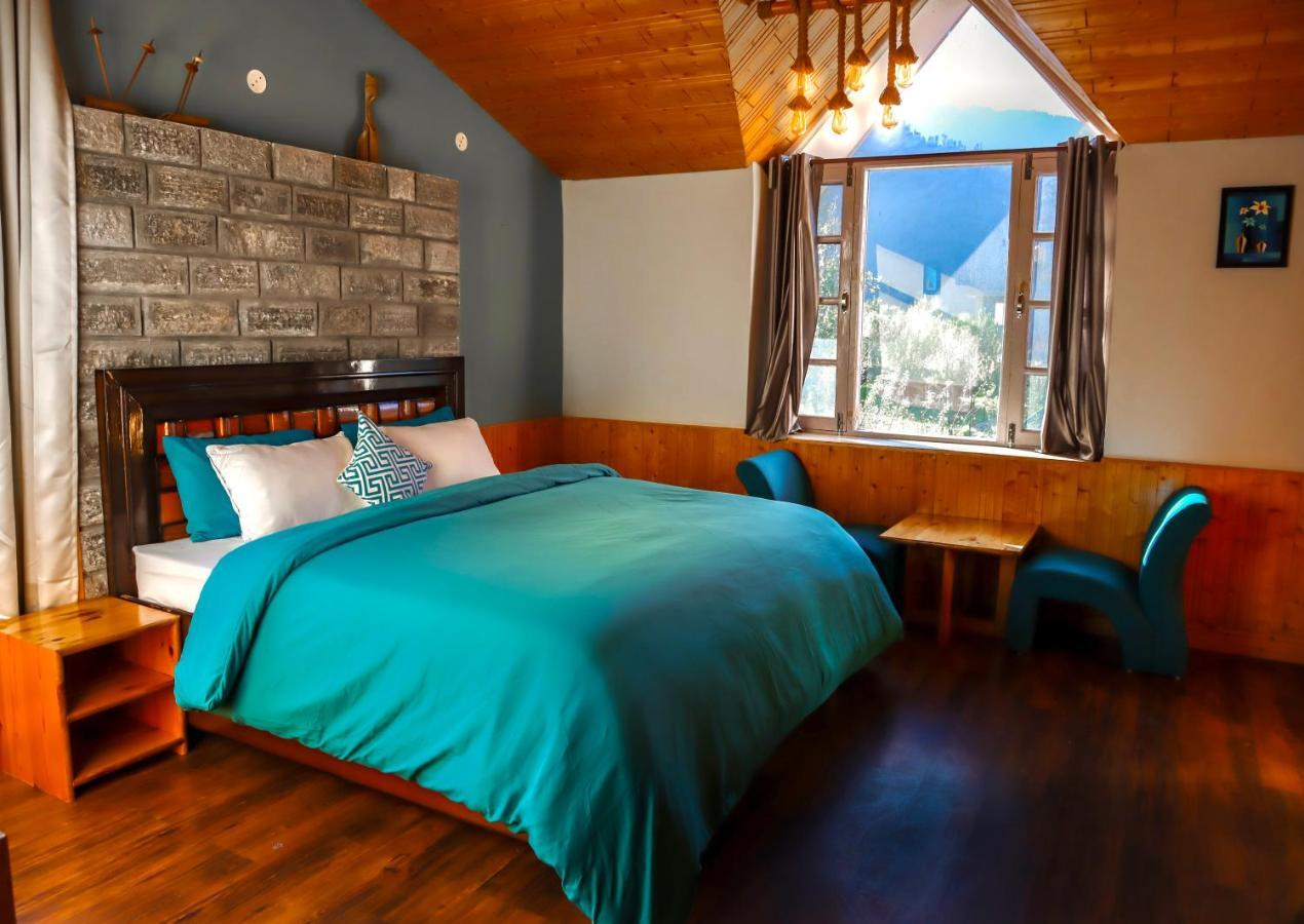 Fluestern -a Boutique * Manali (Himachal Pradesh)