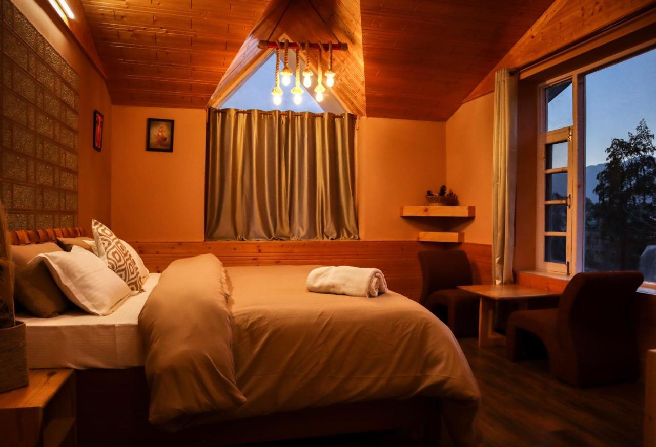 Fluestern -a Boutique * Manali (Himachal Pradesh)