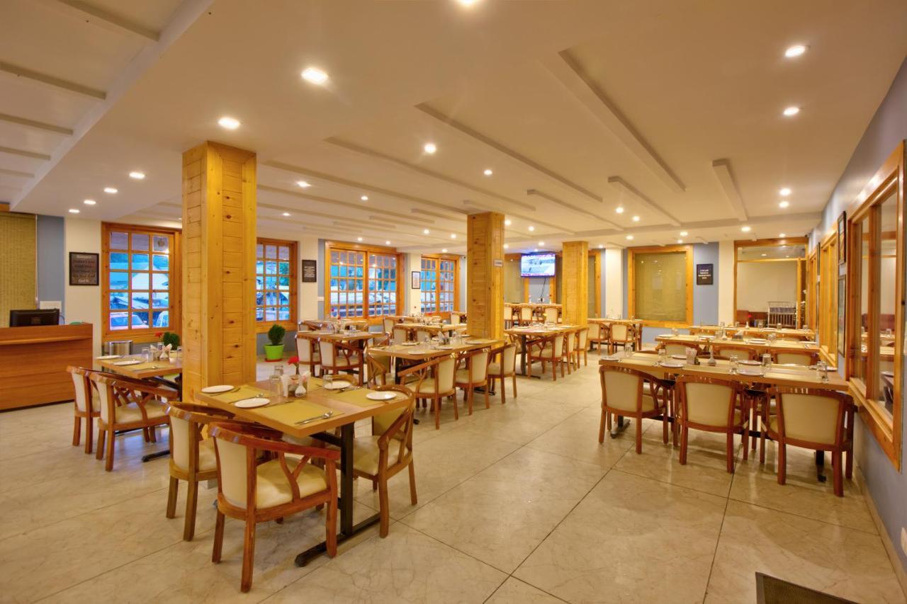 The Husky And Cafe 3*