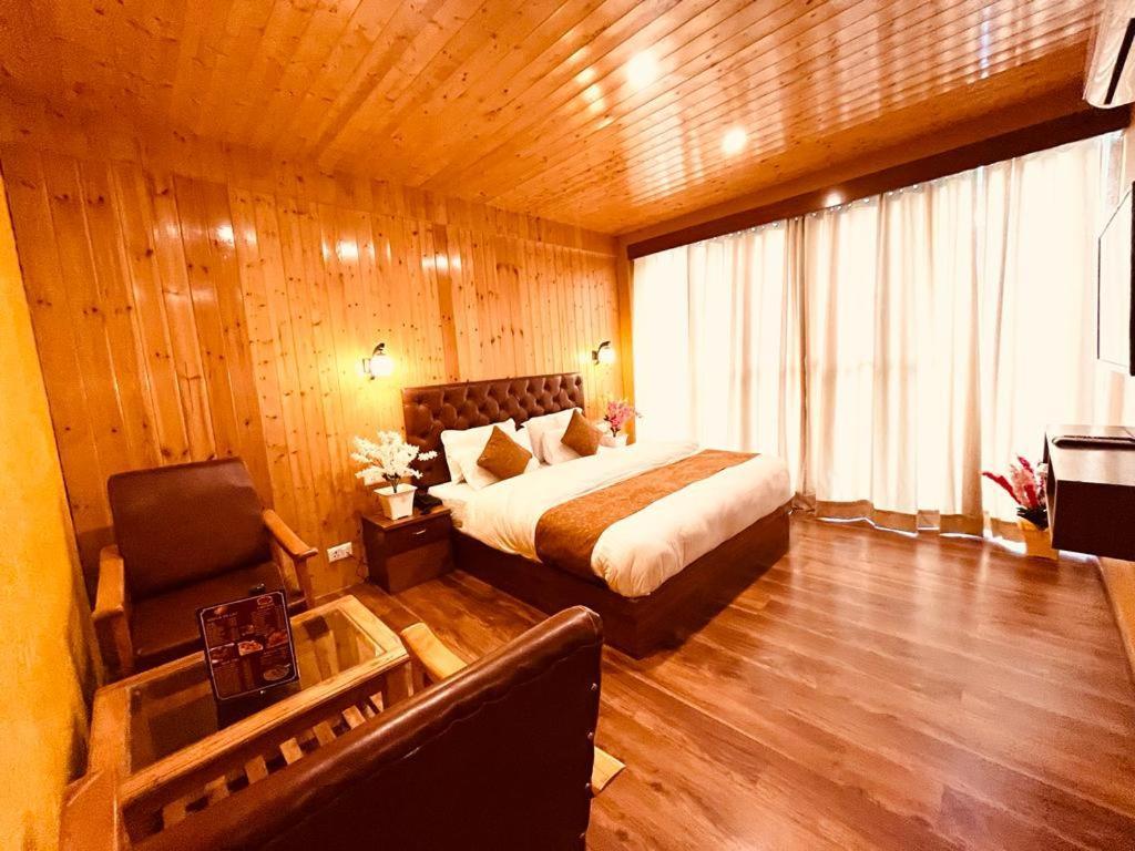 Vista - Centrally Heated ! Air Cooled ! - Managed By The Four Season ! Close To Mall Road Manali (Himachal Pradesh)