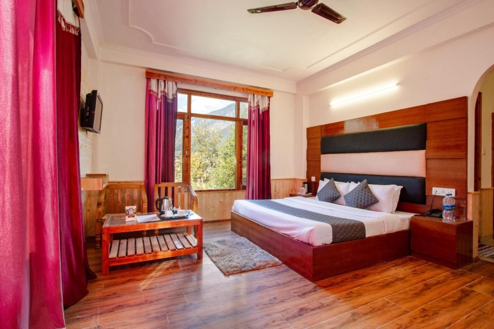 Rockland , 3*